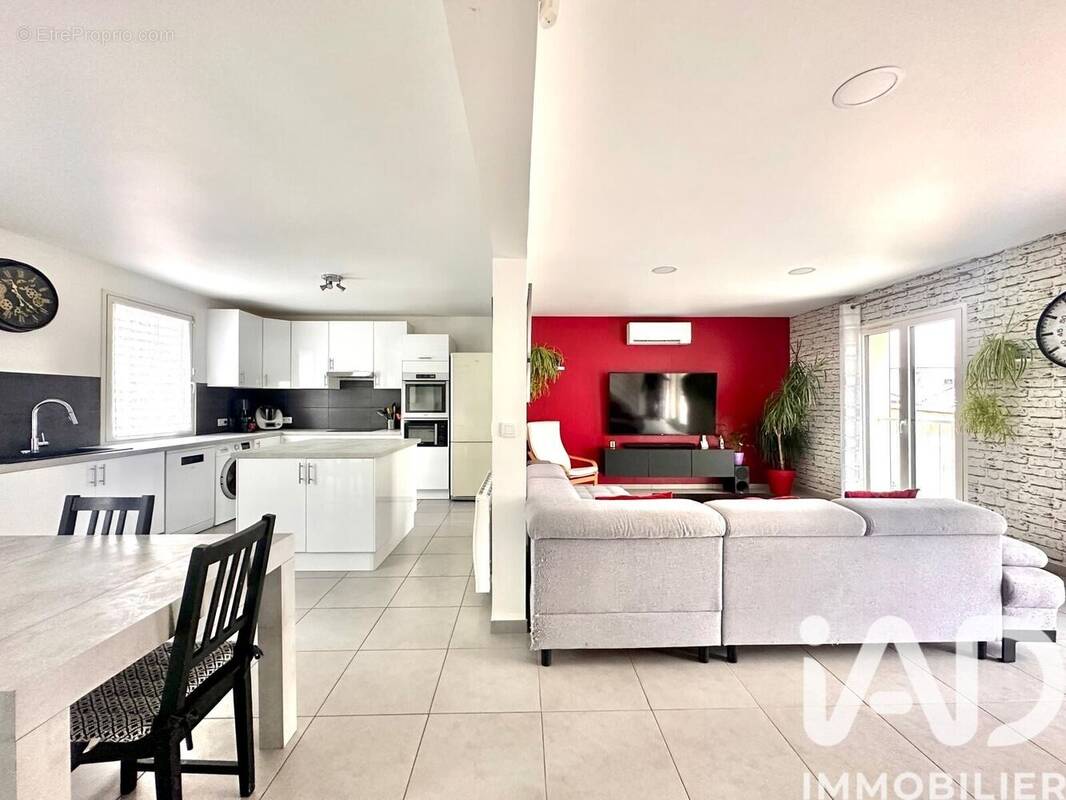 Photo 1 - Maison à LA VILLE-DU-BOIS