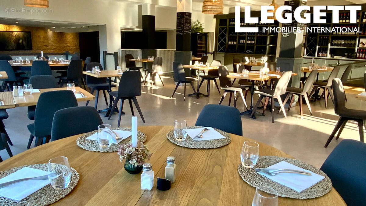 Commerce à MONTIGNAC