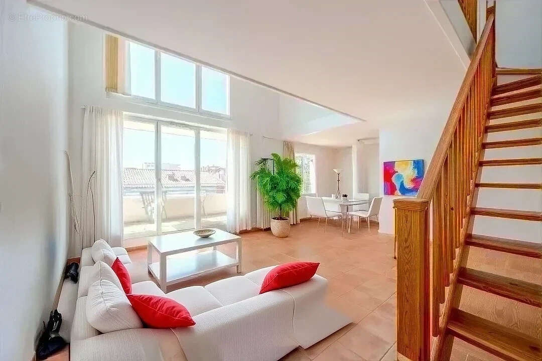 Appartement à MARSEILLE-2E