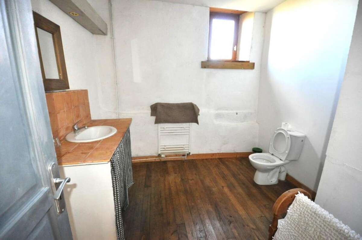 Maison à SAINT-SERNIN-SUR-RANCE