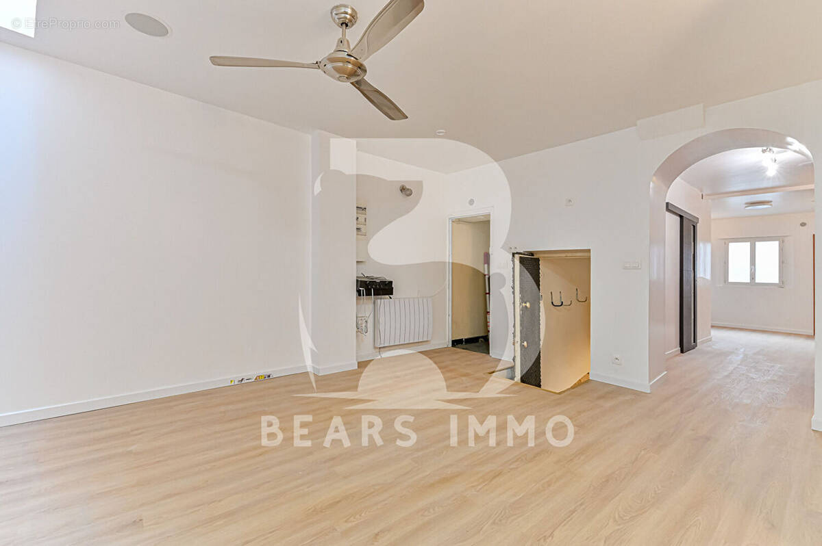 Appartement à PARIS-14E