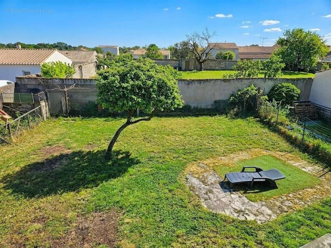 Maison 175 m² à Thaire  - photo 2