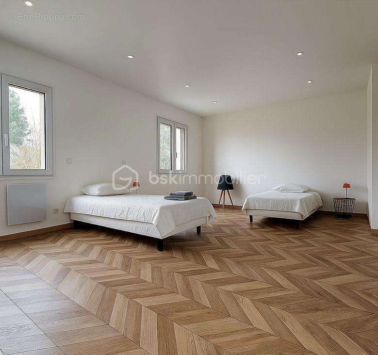 Maison à LE THILLAY