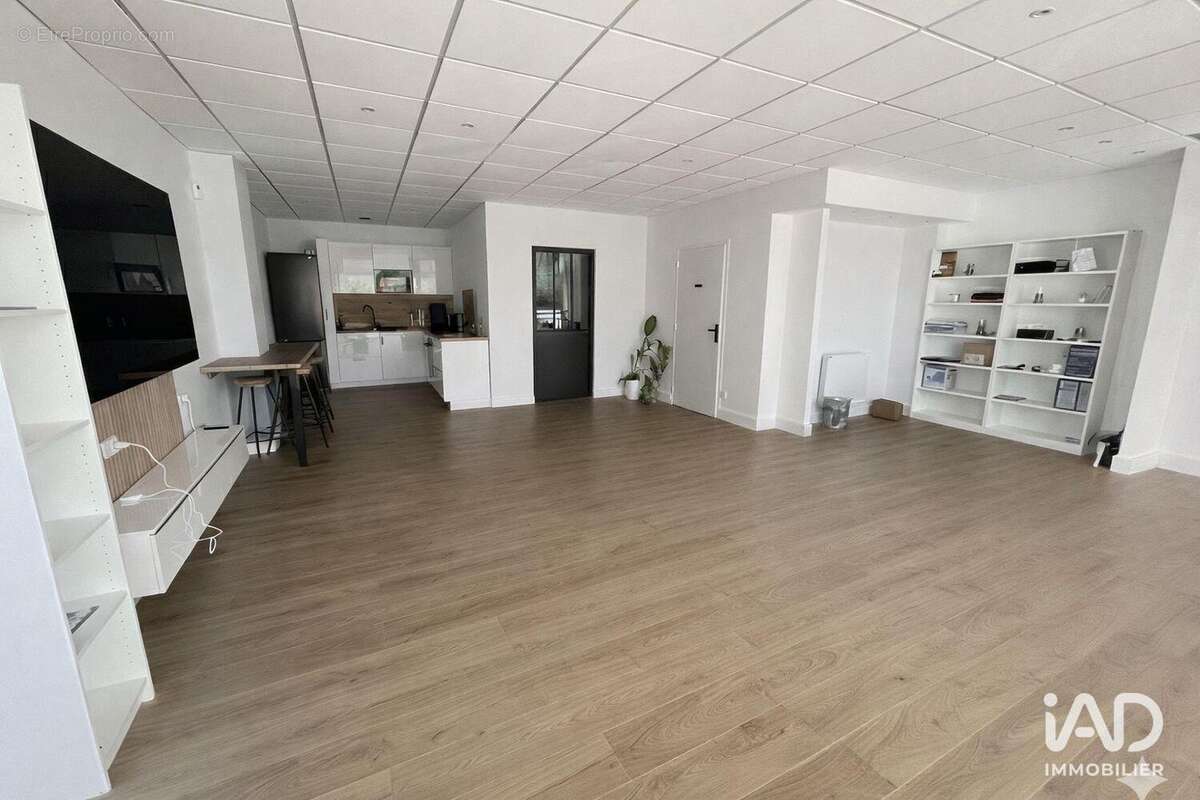 Commerce 63 m² à Chanceaux-Sur-Choisille  - photo 2