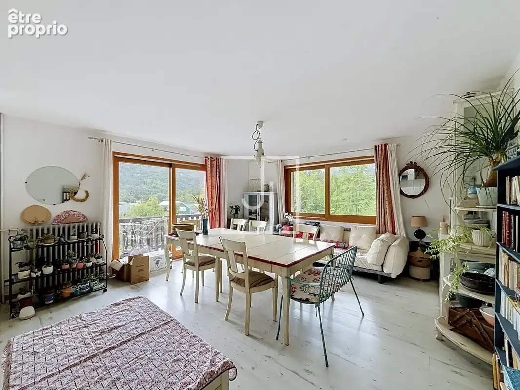 Maison composée de 3 appartements avec terrain et combles aménageables   Barcelonnette (04400) - photo 5