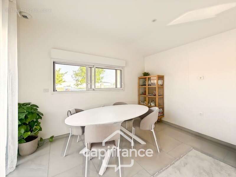 Maison plain-pied de 65,4m² à vendre à BEAUSEMBLANT (26) - photo 5