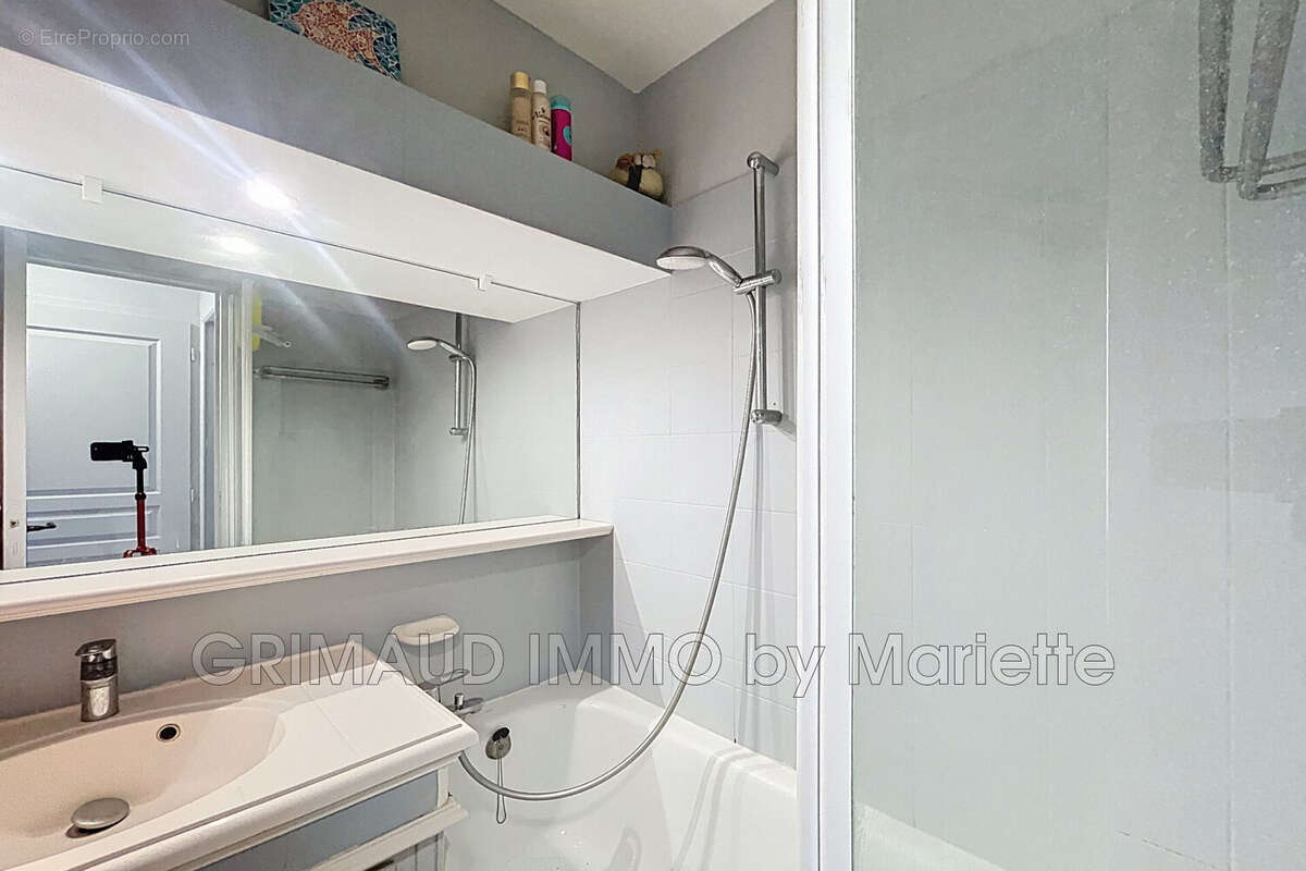 Appartement à GRIMAUD