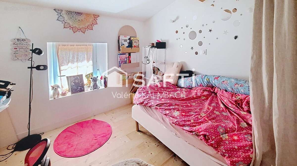 Maison 150 m² à Brizambourg  - photo 7