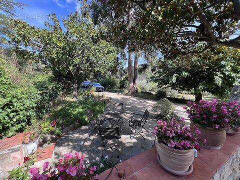 Maison à LE CASTELLET