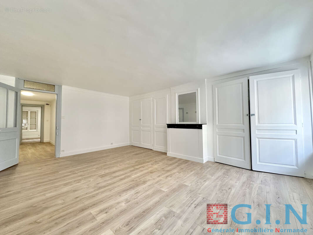 Rouen secteur prefecture / place du vieux-marche / appartement 4 chambres - photo 2
