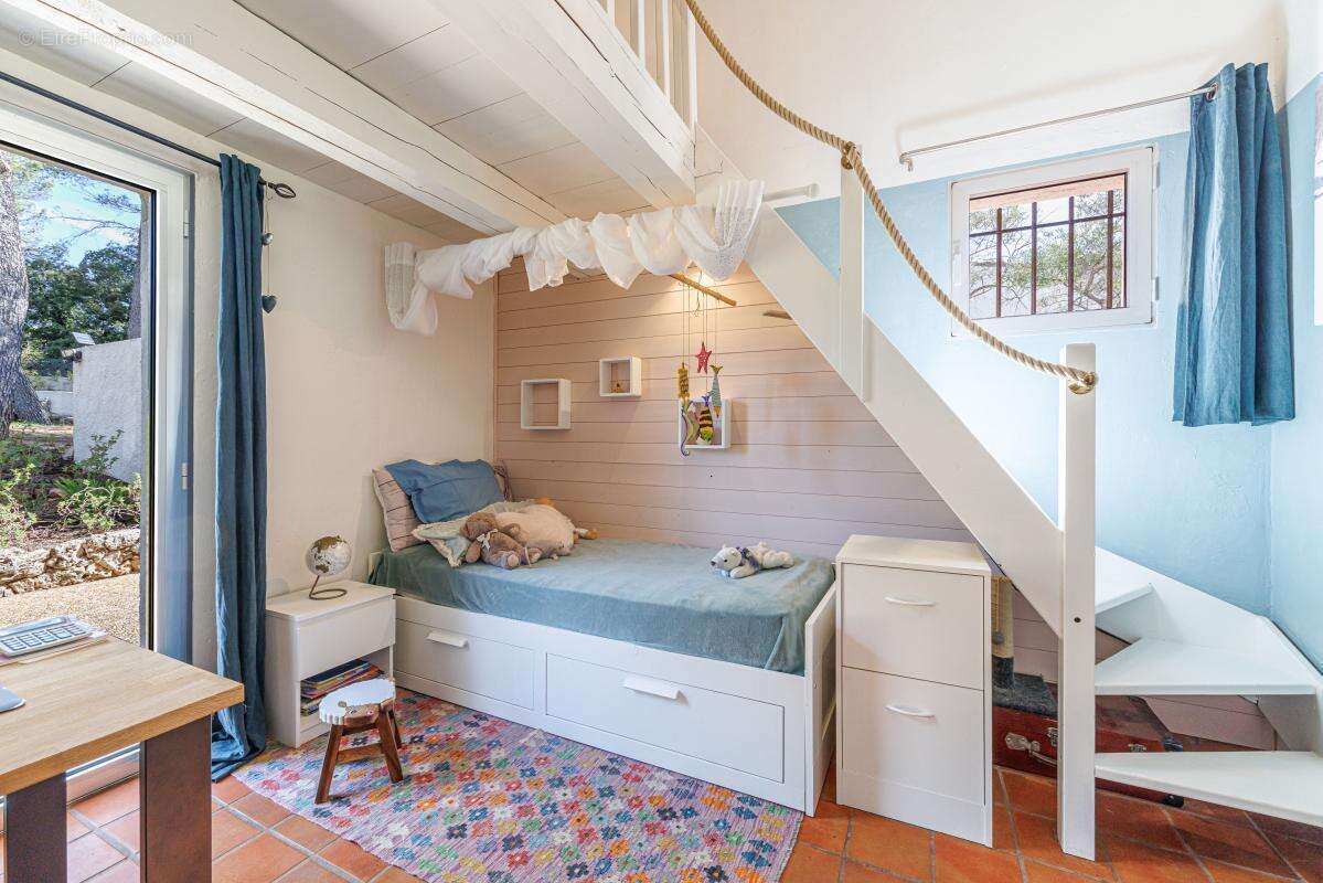 Maison à PUGET-SUR-ARGENS