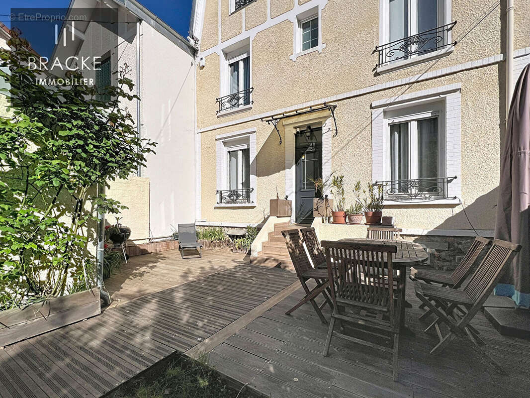 Maison à COURBEVOIE