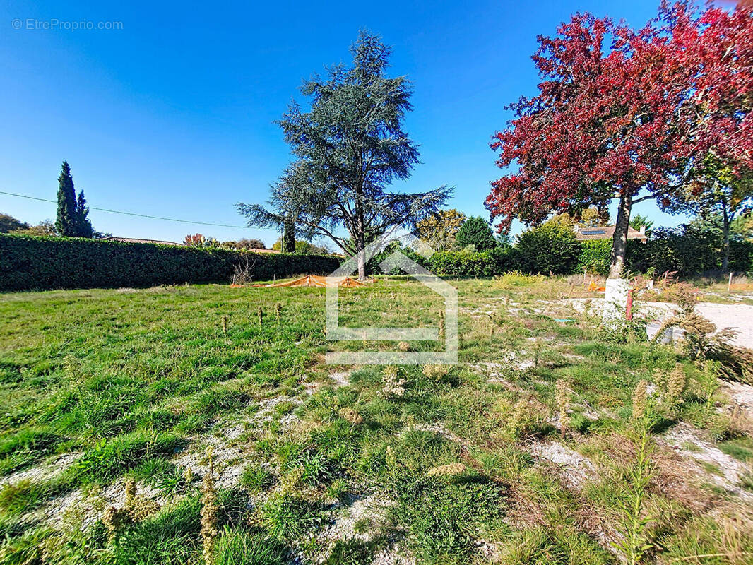 Terrain à SAINT-MEDARD-EN-JALLES