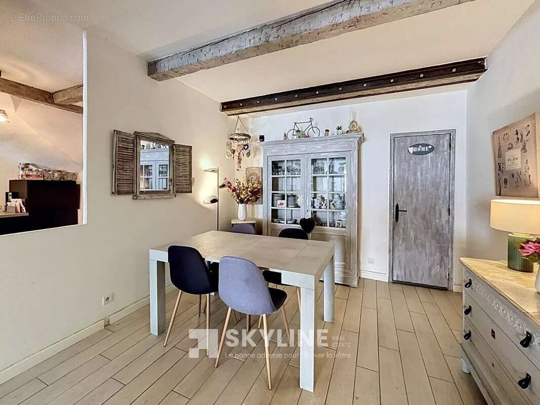 Appartement à MARSEILLE-4E