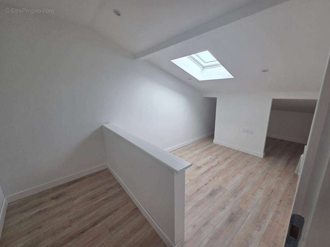 Maison à MAGNAC-SUR-TOUVRE