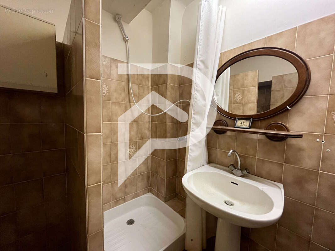 Maison à SAINT-MARTIN-DE-BROMES