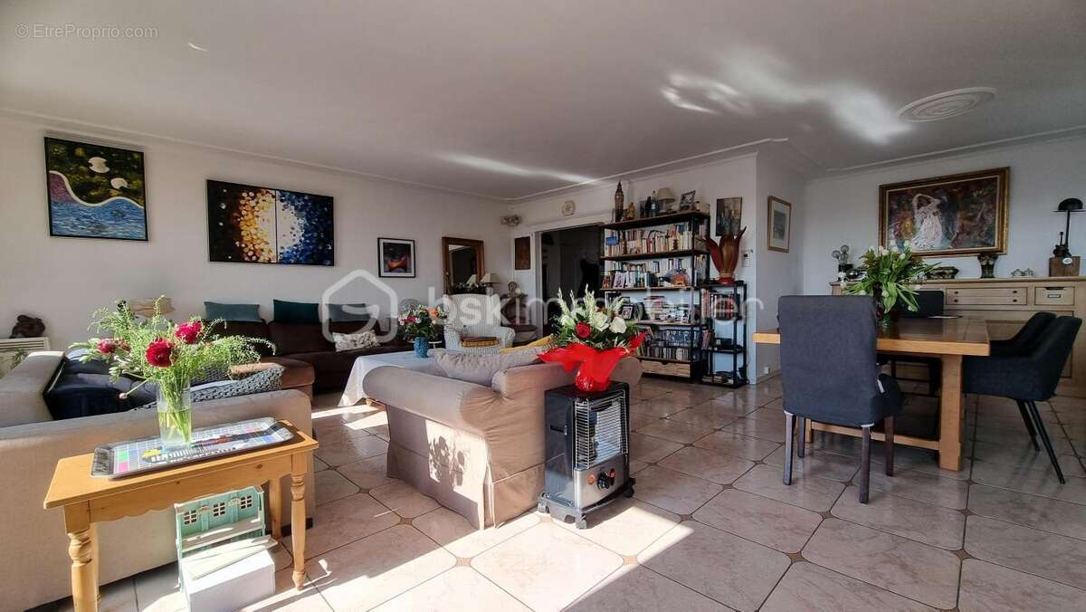 Appartement T4 – 129 m² – Vue Cathédrale – Centre-ville d’Amiens + box + caves - photo 3