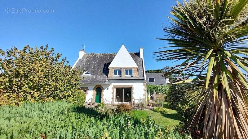 Maison à COMBRIT
