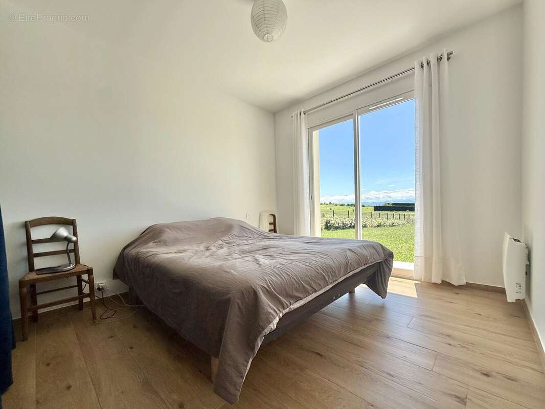 Villa contemporaine de plain-pied avec vue panoramique sur les Pyrénées - photo 8