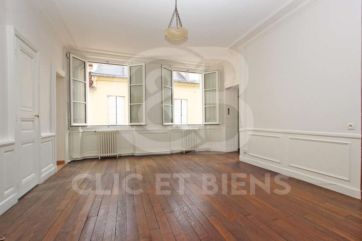 Appartement 57 m² à Versailles  - photo 2