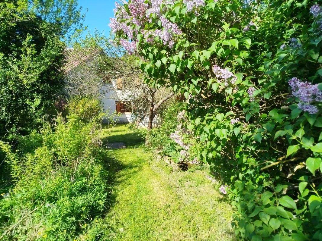 Maison avec dépendances et terrain - photo 4