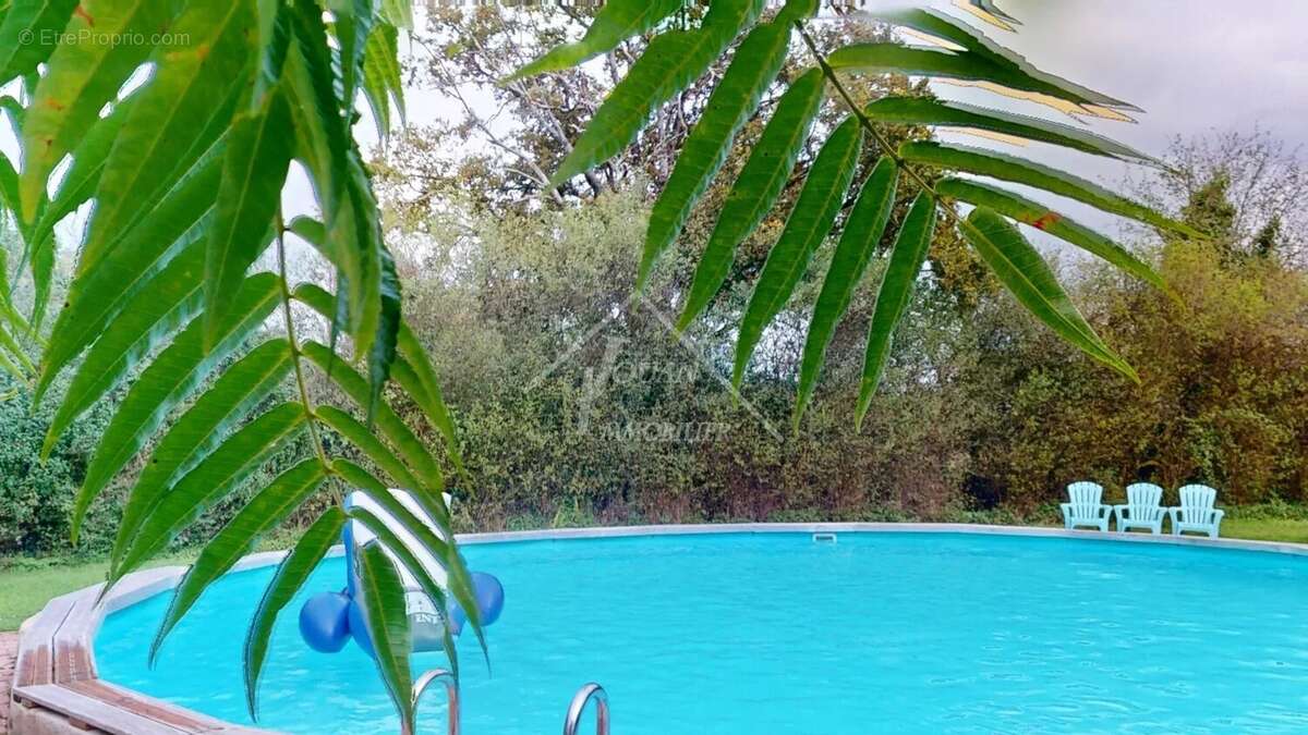 Maison à SAINT-BONNET-TRONCAIS