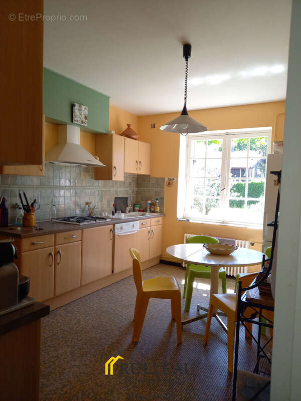 Maison à SAINT-CHRISTOLY-DE-BLAYE