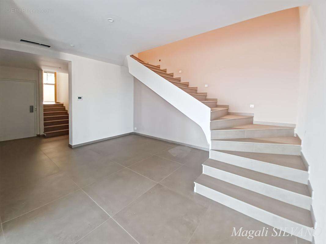 Villa neuve contemporaine vue  panoramique  Proche Cabris - photo 14
