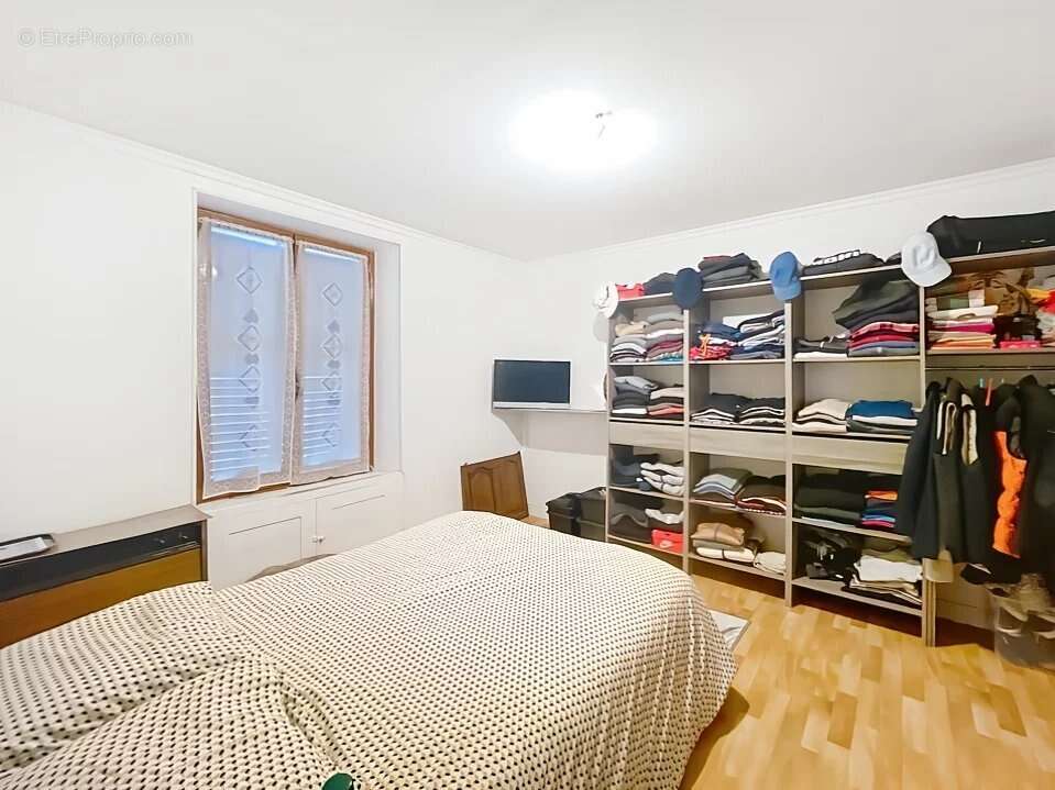 Appartement à CRESPIERES