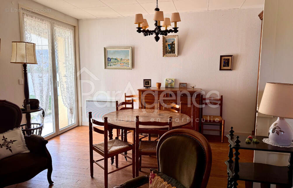 Maison à VAUX-SUR-MER