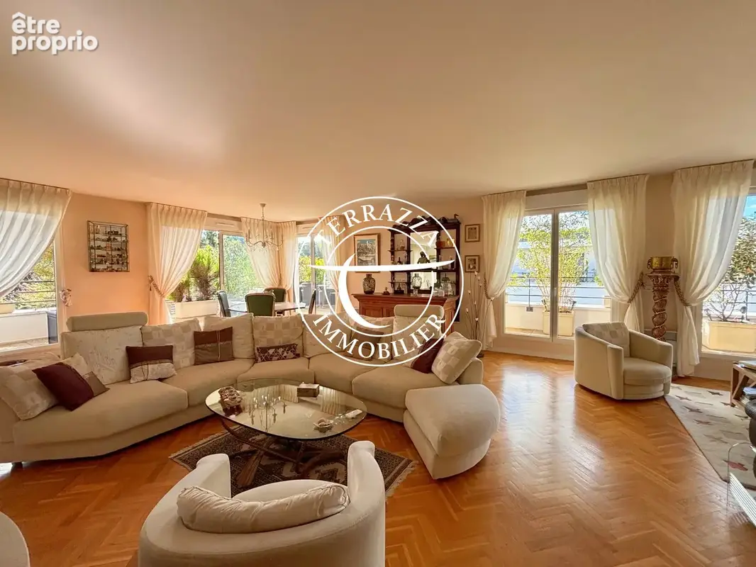 Photo Appartement à Marly-Le-Roi au prix de 890 000€