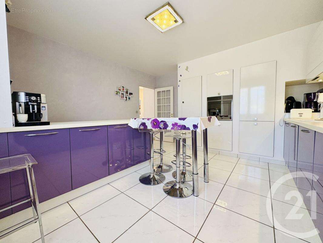 Maison 155 m² à Peyrat-De-Bellac  - photo 13