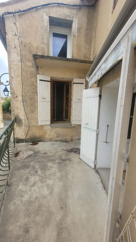 Piolenc centre village - photo 2