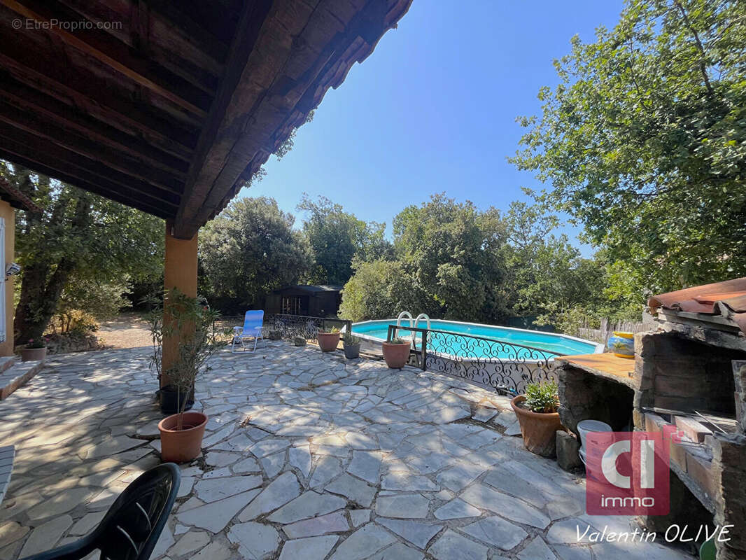 Maison La Roquebrussanne 5 pièces 144 m2 - Piscine et Garage - photo 2