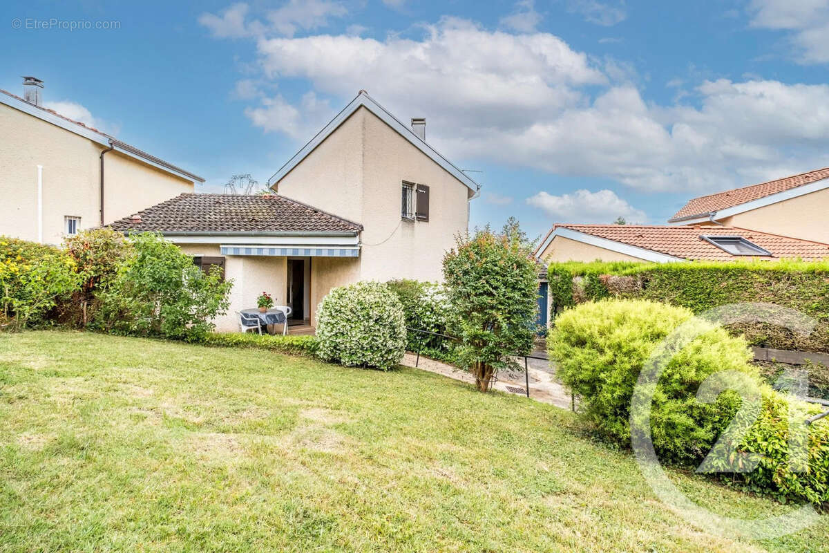 Maison à JASSANS-RIOTTIER