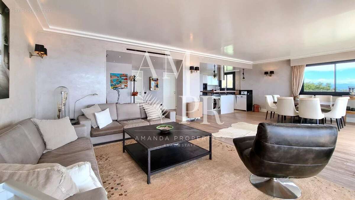 Luxueux appartement 3 pièces - Vue panoramique sur la mer - chambre de service - photo 13