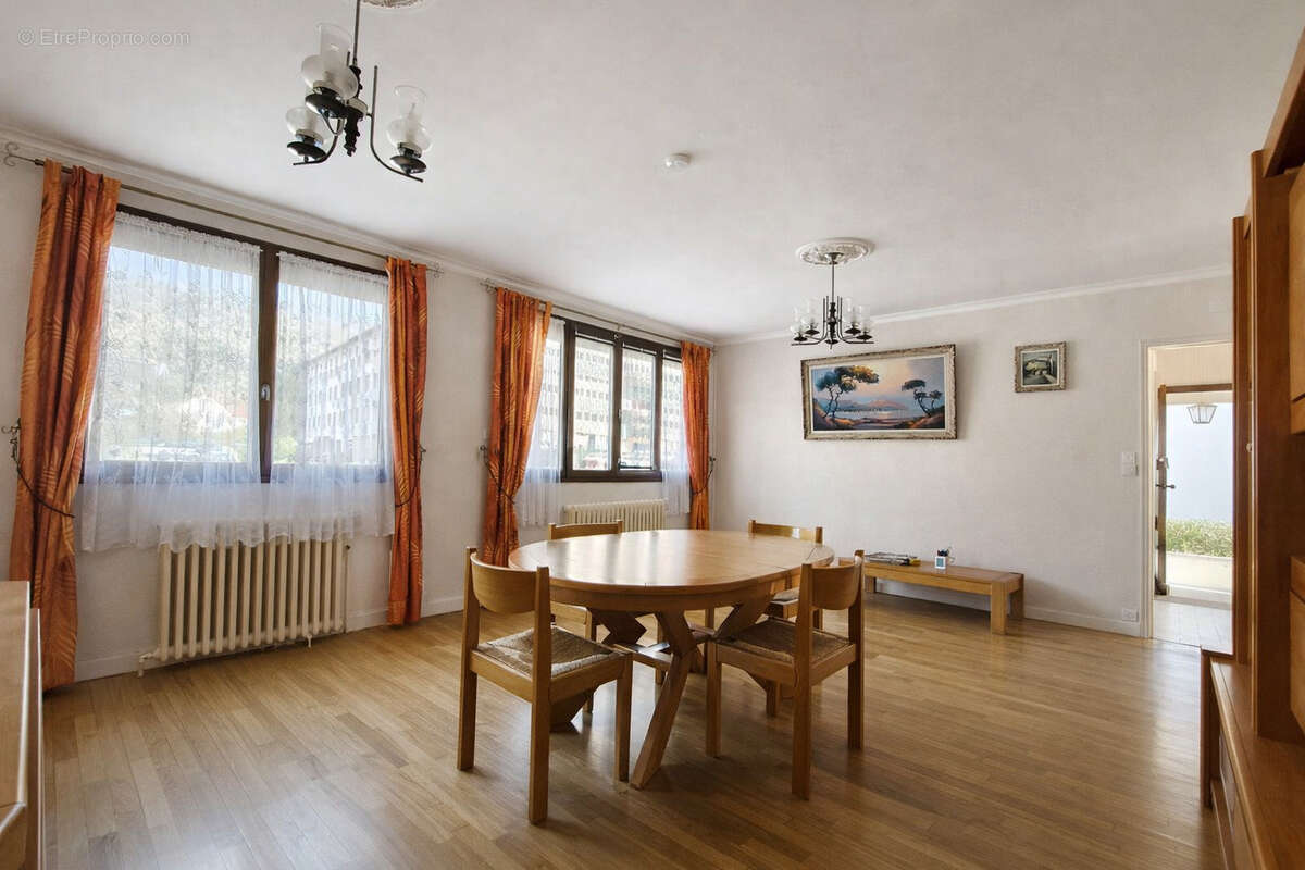 Maison à VAUHALLAN