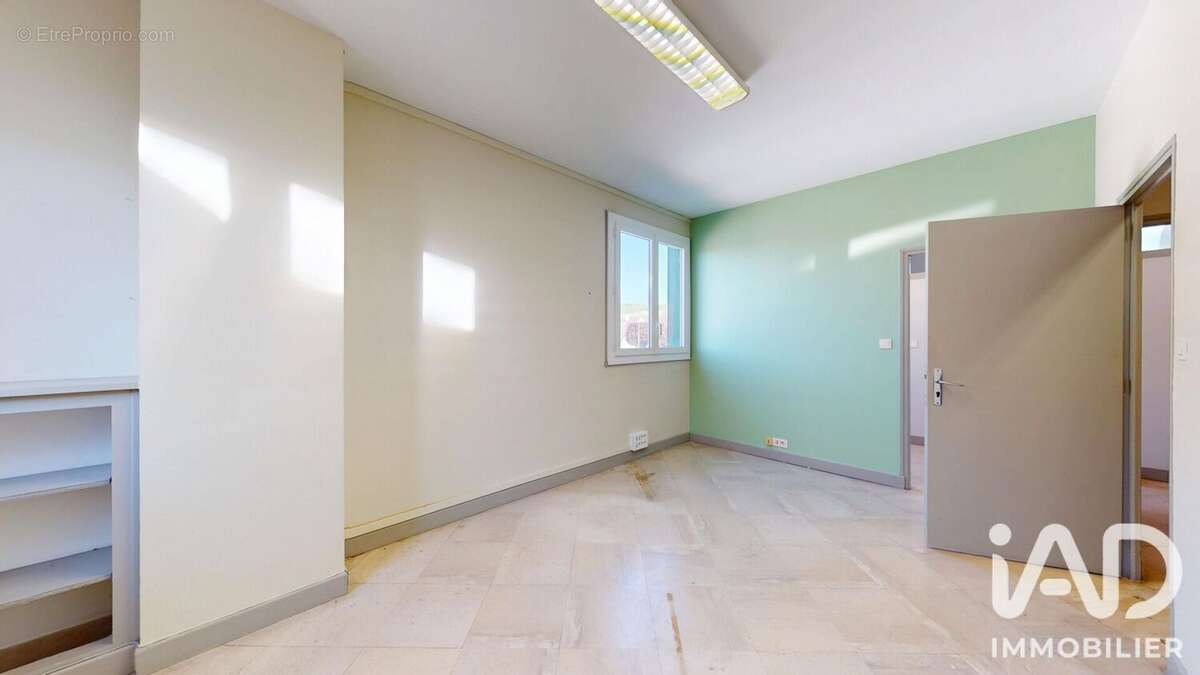 Commerce 360 m² à Joigny  - photo 9