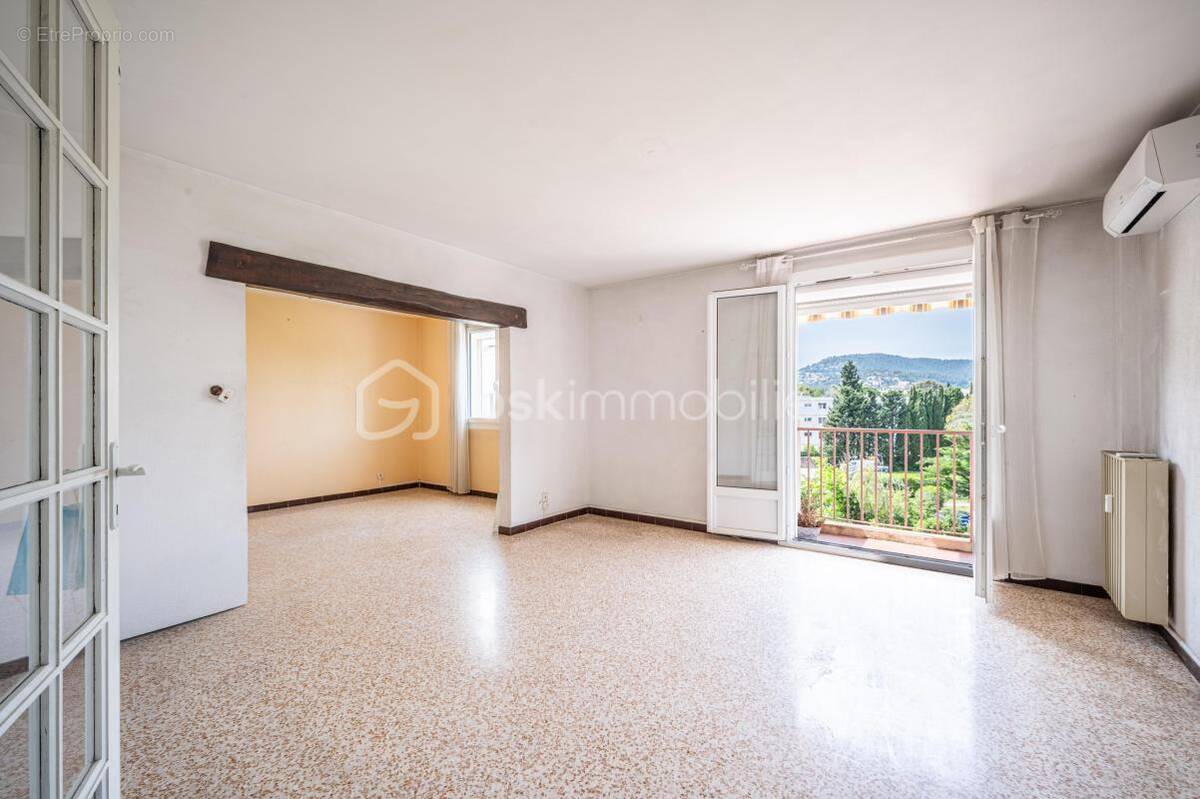 Appartement à HYERES