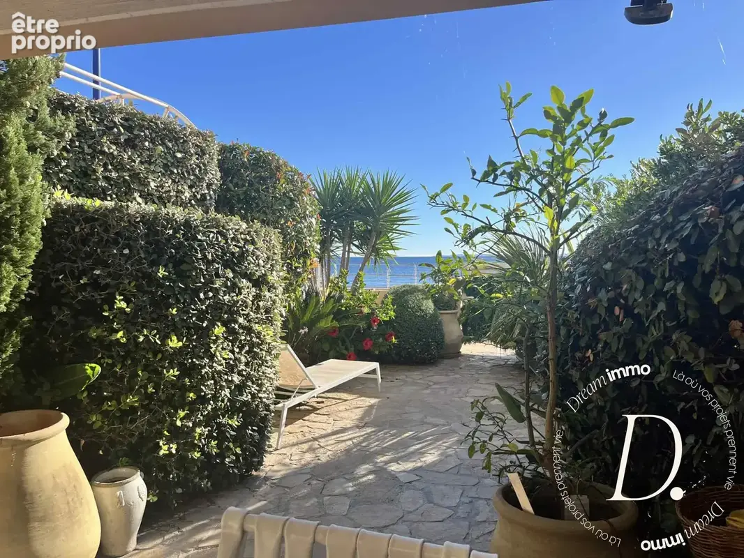 Terrasse coté mer