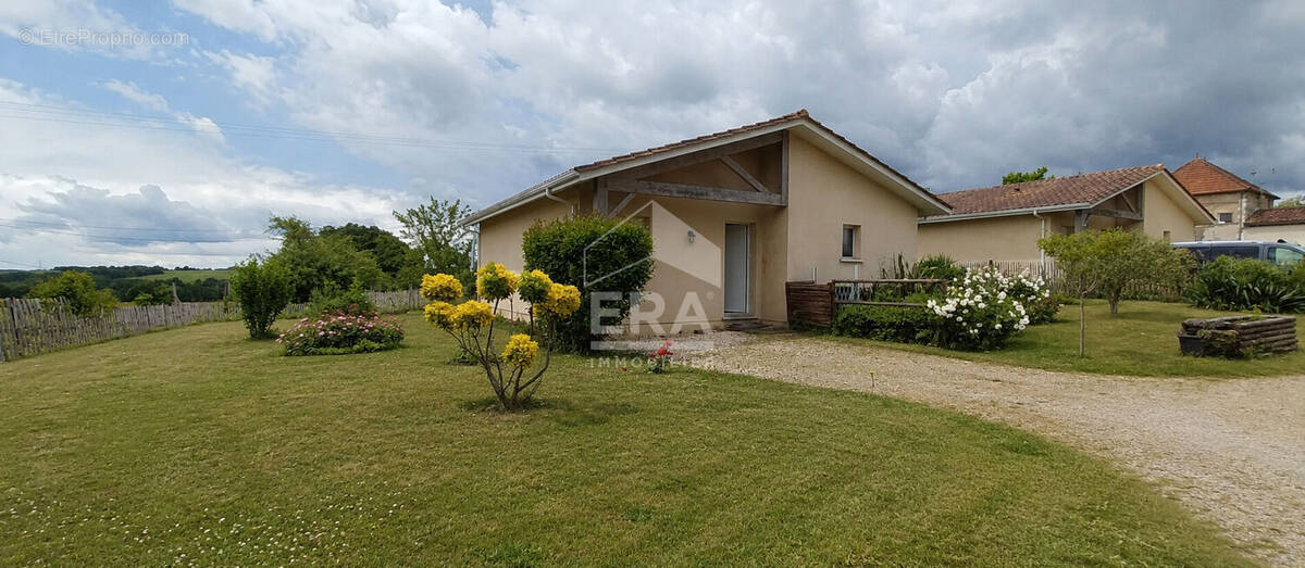 Maison à PESSAC-SUR-DORDOGNE
