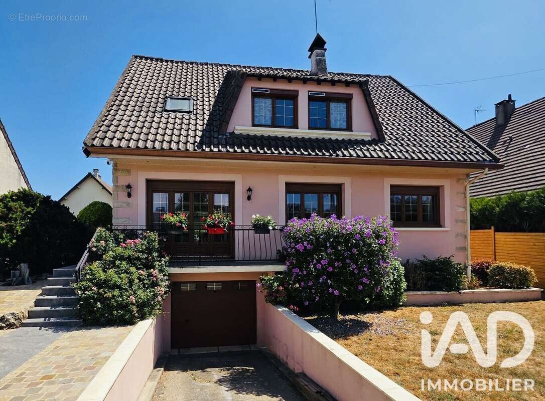 Maison 145 m² à Morigny-Champigny  - photo 2