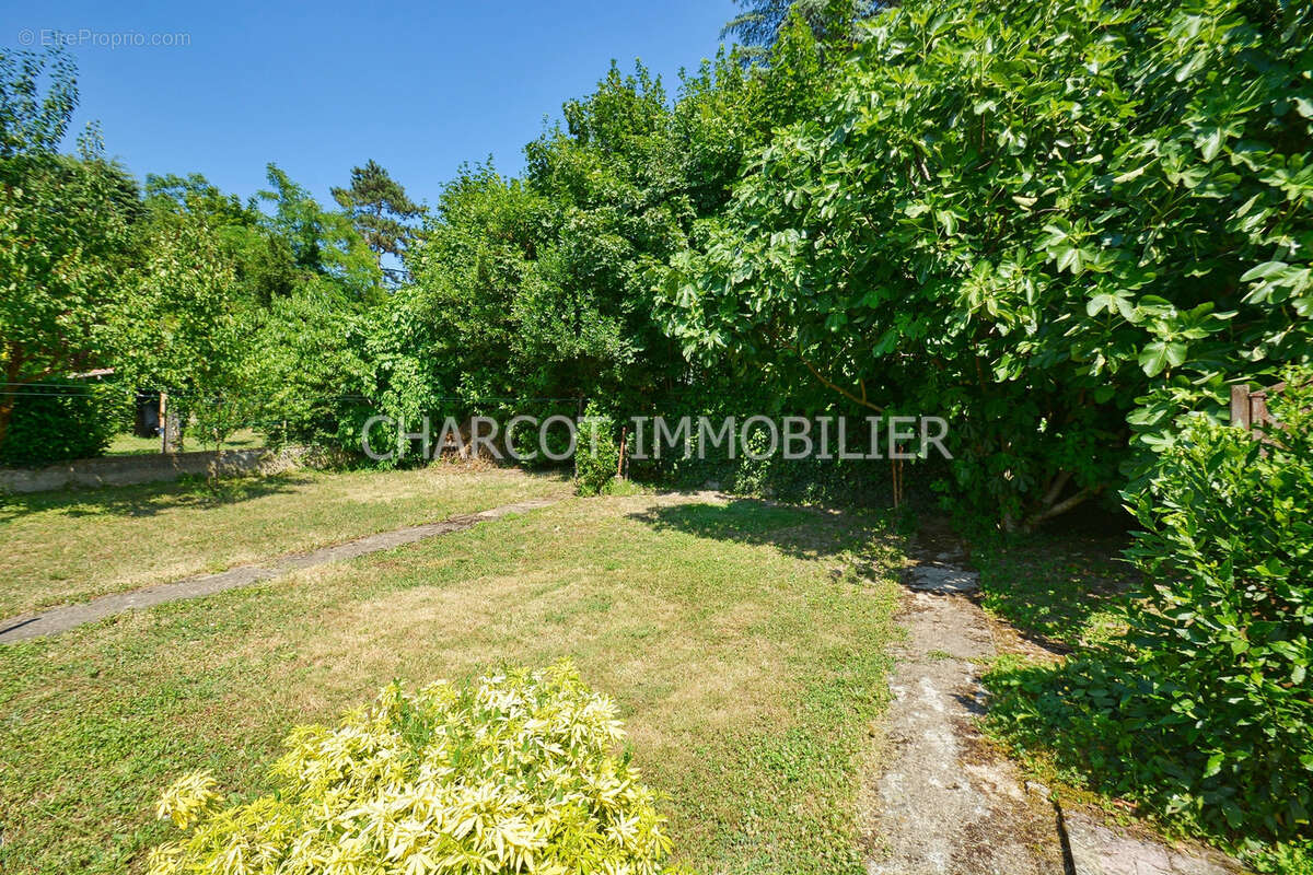 Maison à SAINTE-FOY-LES-LYON