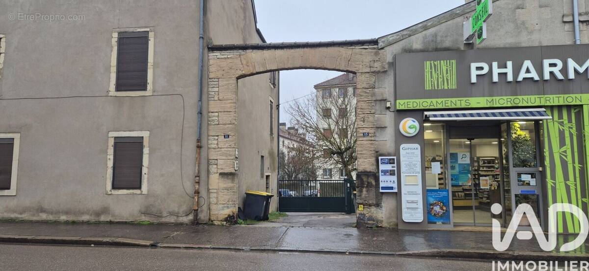 Photo 1 - Parking à DIJON