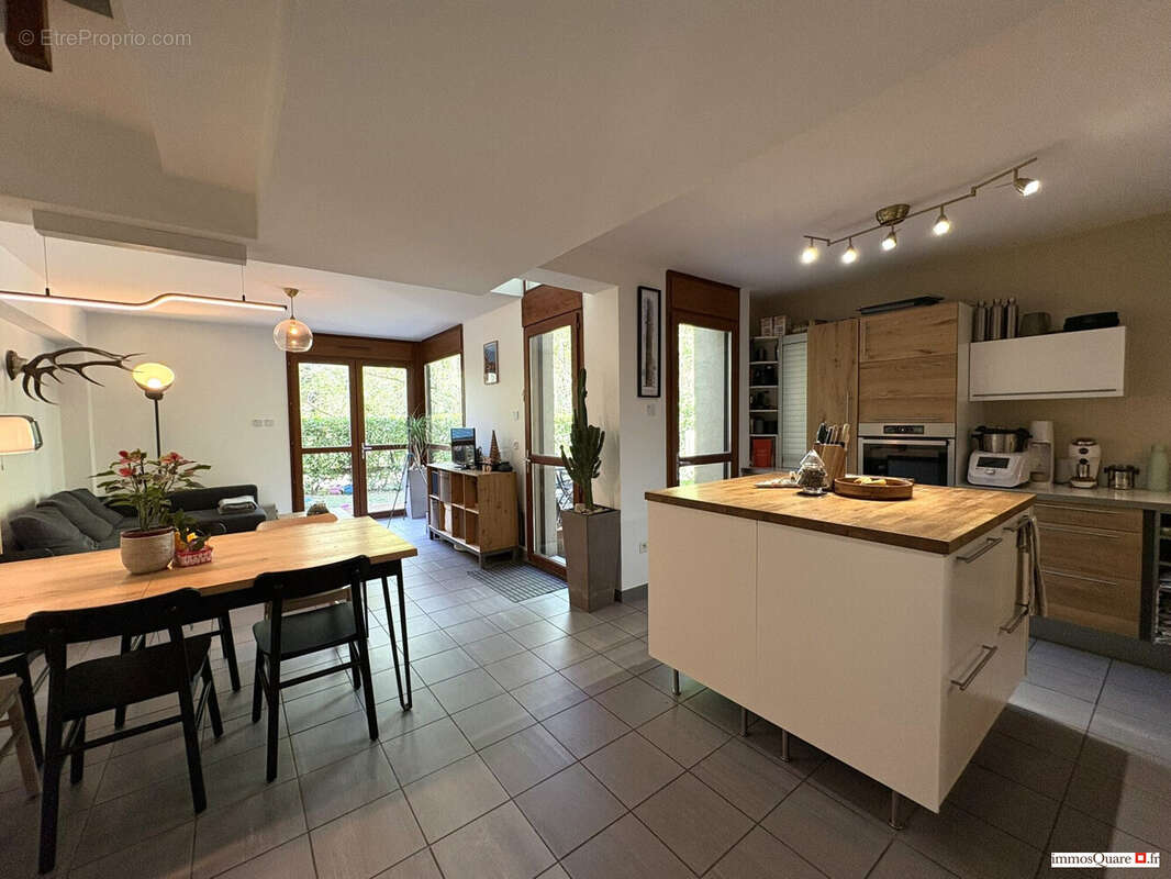 Appartement à CORENC