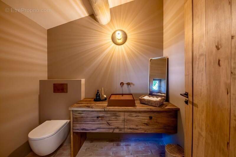 Maison à SAINT-SATURNIN-LES-APT