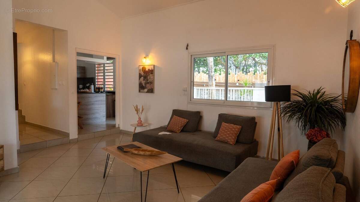 Maison 110 m² à Saint-Paul  - photo 9