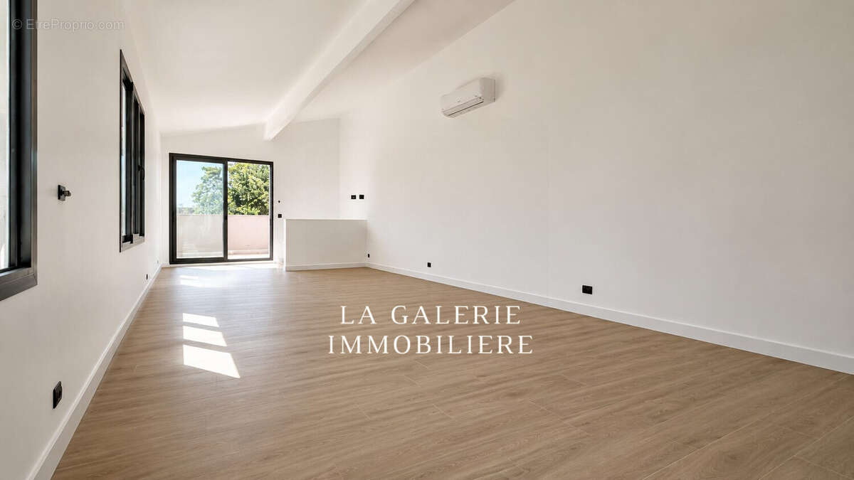Appartement 134 m² à Puteaux  - photo 2