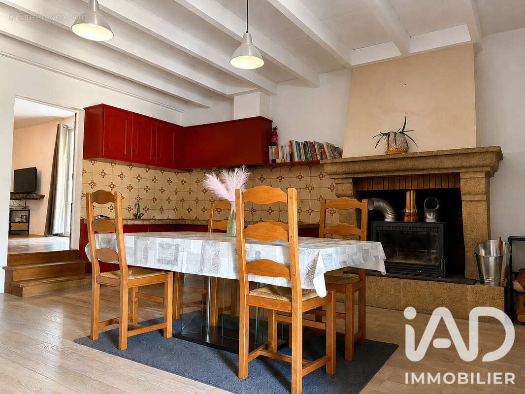 Maison 172 m² à Saint-Palais-De-Negrignac  - photo 9