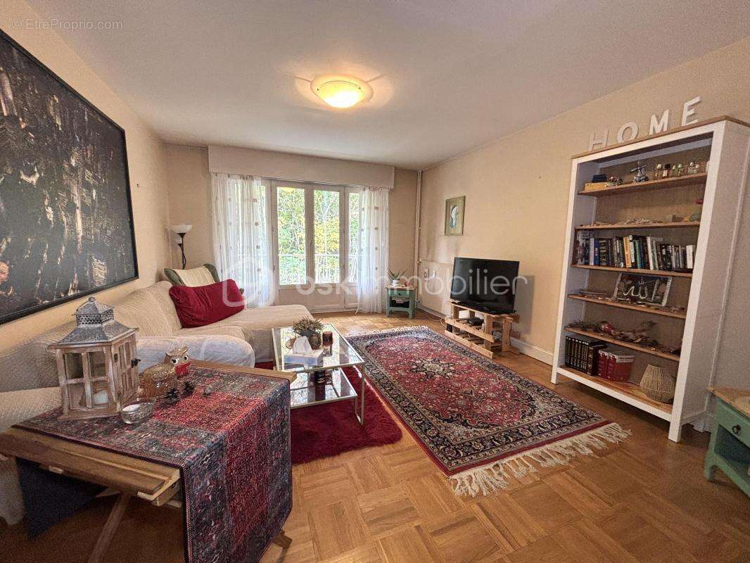 Appartement lumineux au cœur d'Avon avec doubles balcons - photo 3